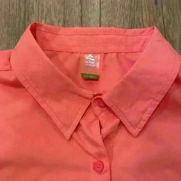 ALPINE DESIGN Women’s Button Up Shirt in Excellent Condition. Size Large. - Picture 2 of 5